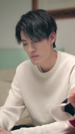 《就想和你谈恋爱》（25集）短剧全集甜蜜追不停