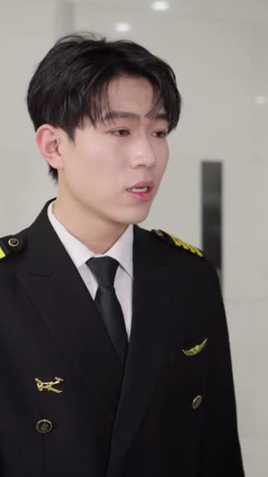 《青空之上卷恋风》（45集）在线看短剧精彩不停歇