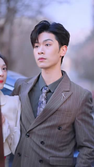 《千亿总裁向我求婚了》（80集）看短剧全集不用等更新