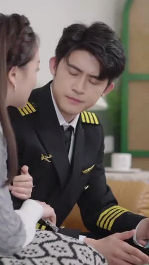 《顾机长，劝你做个人吧》（45集）看短剧精彩不停歇