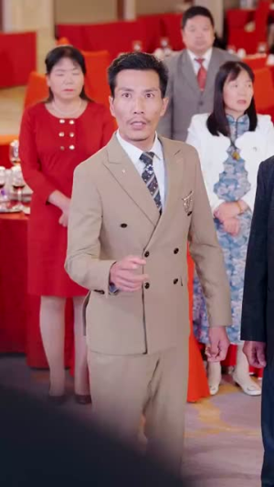 《老公寿宴上我官宣离婚》（70集）短剧免费追精彩不断