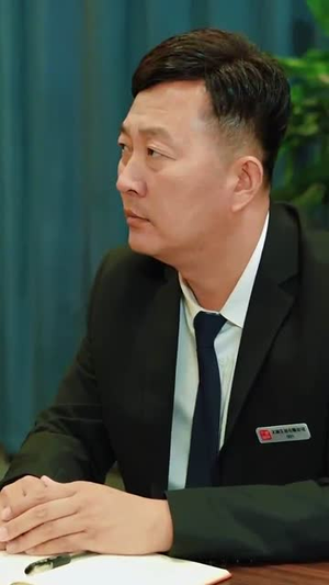 《嗨起来啊职场小白》（56集）免费畅看短剧全集爽