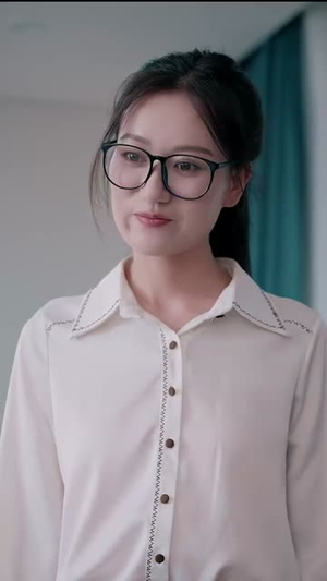 《丑女逆袭》（33集）短剧免费畅享全集