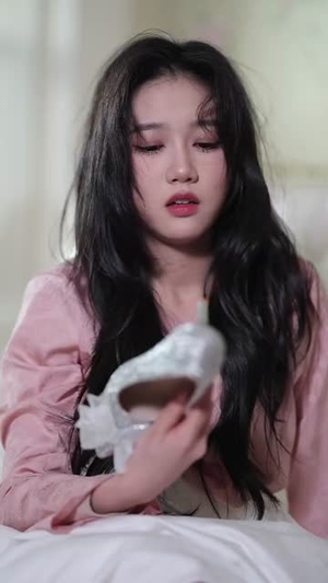 《她比星辰更闪耀》（79集）短剧全集免费畅快看