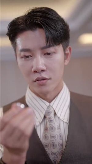 《徐秘书她蓄谋已久》（62集）看短剧全集过瘾不停歇