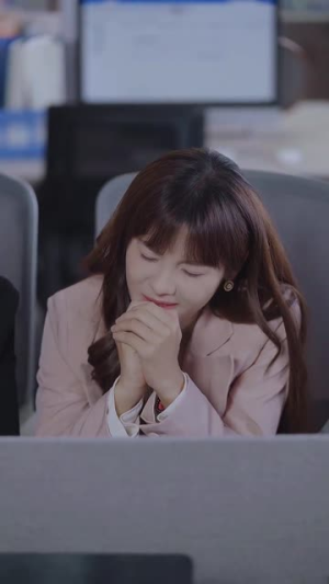 《婚礼当天我换了新郎》（73集）在线短剧免费畅享