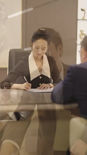 《中年如玫》（68集）爆款短剧一追到底不停歇