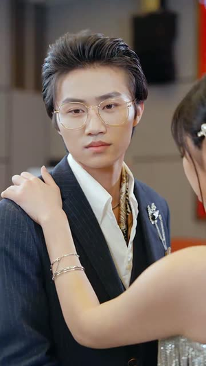 《闪婚后，白爷你老婆撩爆了》（85集）畅快看短剧全集过瘾