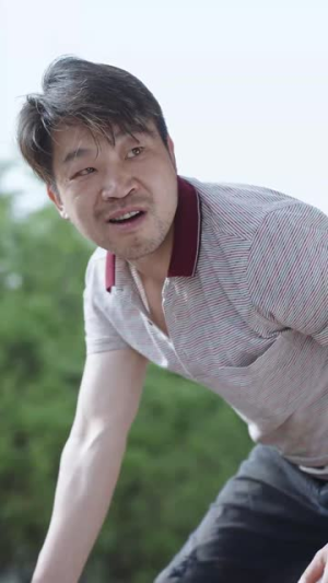 《烟火里的尘埃》（70集）看热门短剧全集不间断