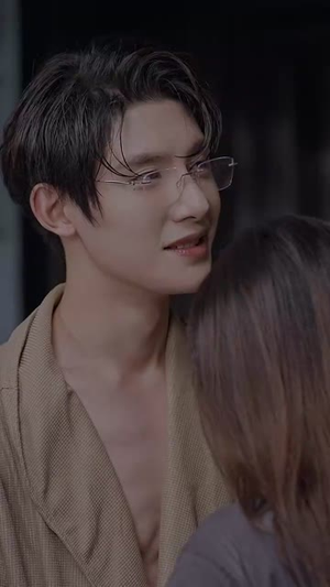 《完蛋我穿成了我哥的暗恋对象》（81集）免费短剧全集欢乐追剧