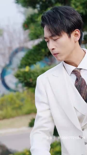 《高手下山五个师姐宠上天》（97集）畅享在线短剧全集魅力