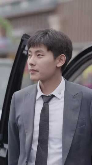 《哎呀，皇上来打工了》（85集）全集短剧在线笑不停