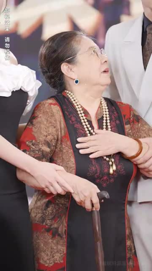 《不装了离婚后我回家继承了亿万家产》（71集）热门短剧全集畅快看