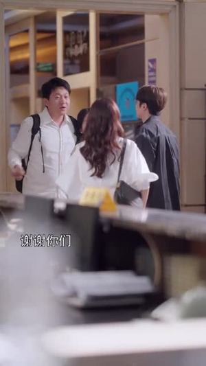 《热点女王》（12集）短剧全集畅享追到底