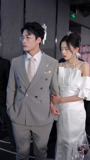 《揽月拂南洲》（49集）精彩短剧免费全集看