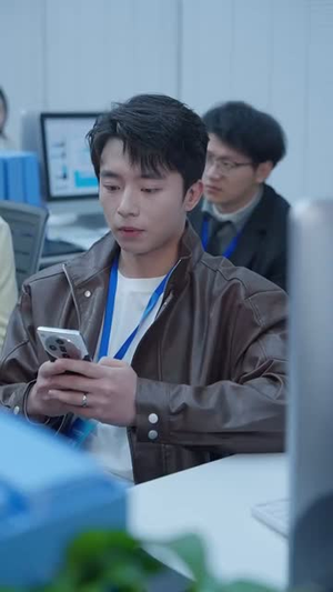 《刚毕业，被姐姐拉去闪婚》（84集）短剧免费全集看个够