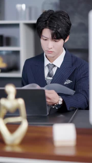 《离婚后，陆总舔狗上身帮我提鞋》（86集）短剧免费畅看超满足