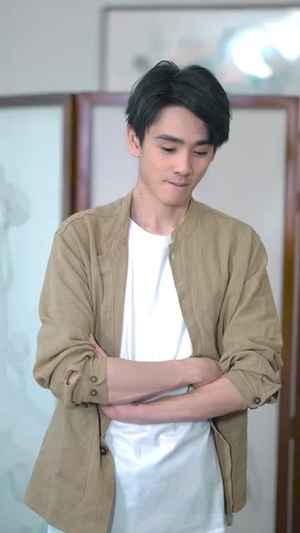 《双界倒爷之女帝是我网友》（60集）在线短剧免费追到爽