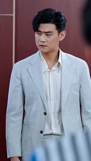 《结婚当天我被妻子告上法庭》（30集）看短剧全集精彩不停