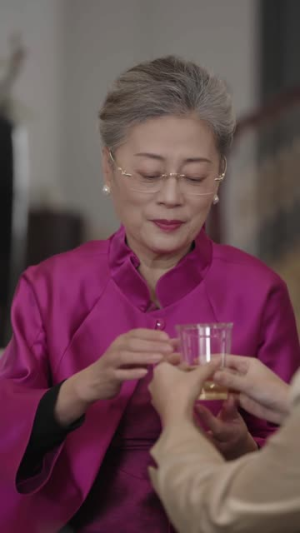《穿书女配自救指南》（65集）看短剧全集精彩不打折
