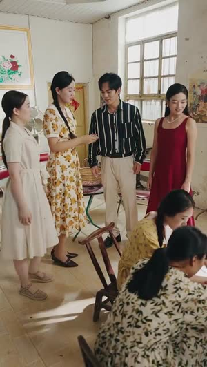 《重返九零我成了地产大亨》（85集）免费短剧全集随心看