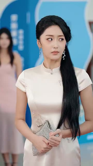 《拒给校花买单系统奖励我自己花》（105集）在线看短剧超爽体验