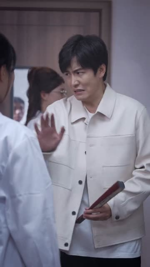 《下山即巅峰：七个师姐超护短》(80集)在线看短剧全集过瘾