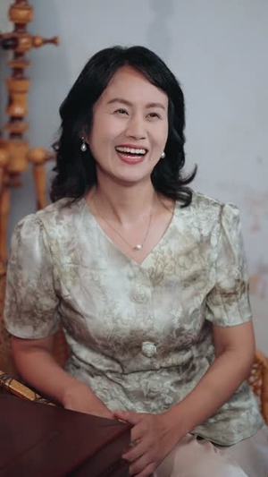 《末日换亲，我还是救世主》(61集)在线短剧全集爽快看